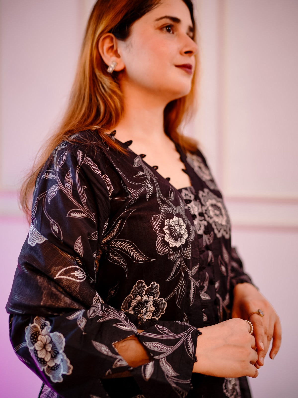 Elegant Black Lawn 3-Piece  Embroidered Shirt with Manaar Printed Dupatta