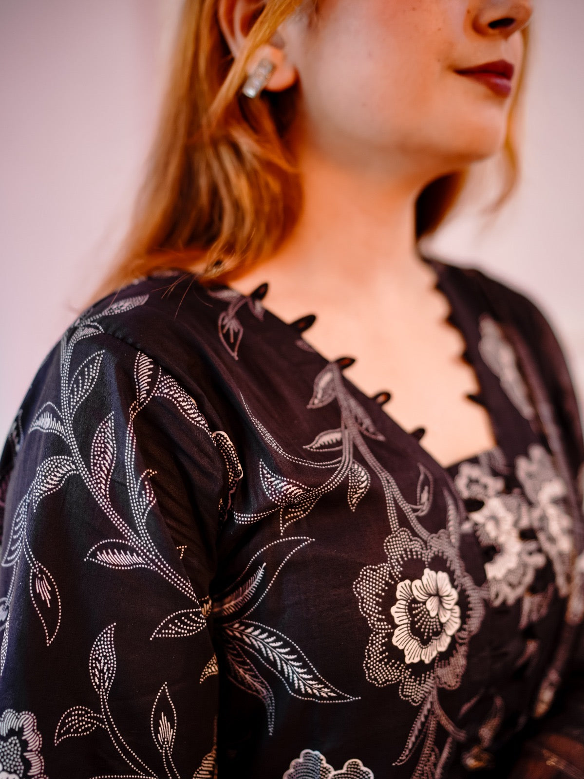 Elegant Black Lawn 3-Piece  Embroidered Shirt with Manaar Printed Dupatta