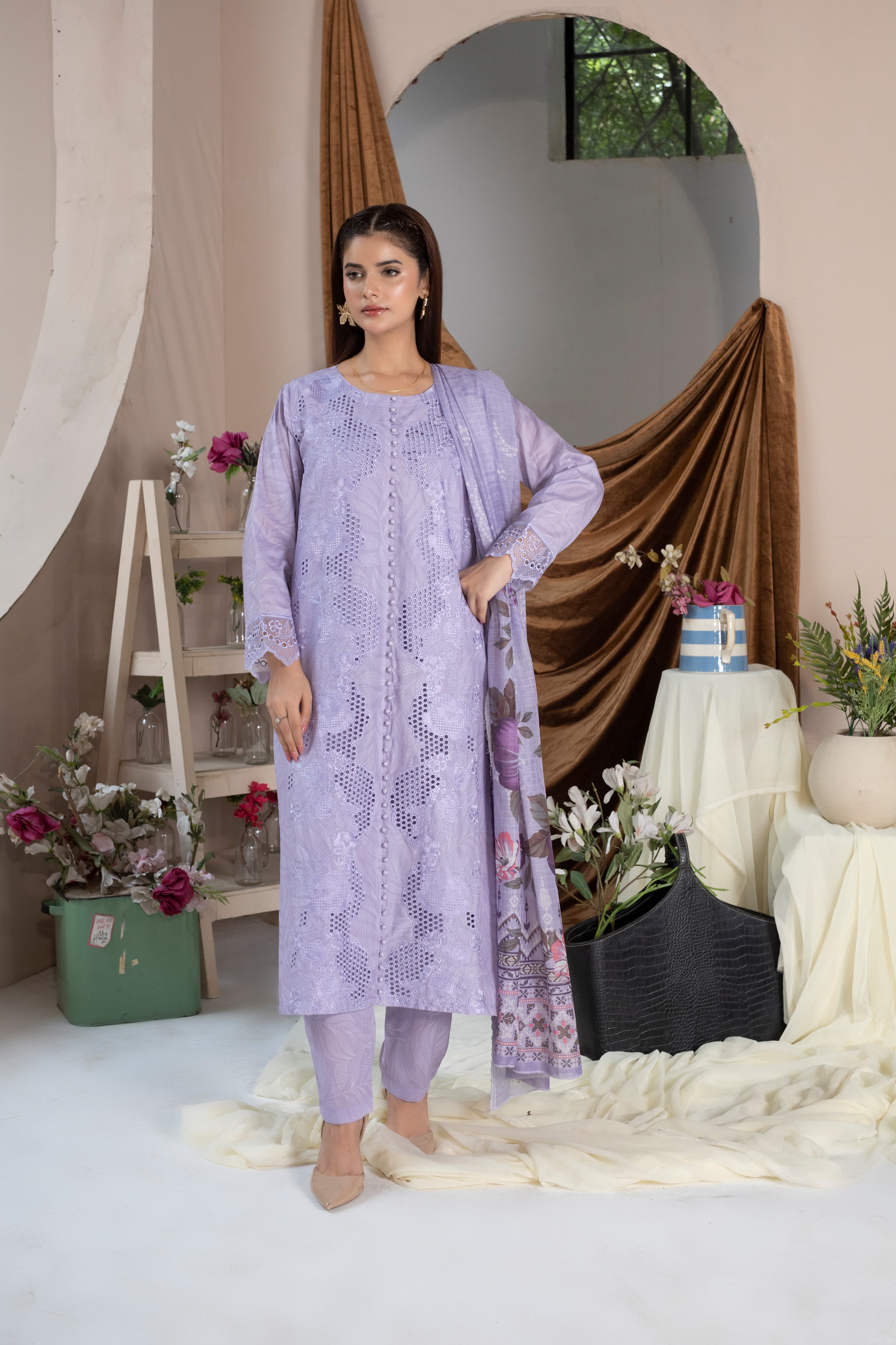 Lawn Cotton Chikankari Embroidered 3-Piece Set with Manaar Dupatta