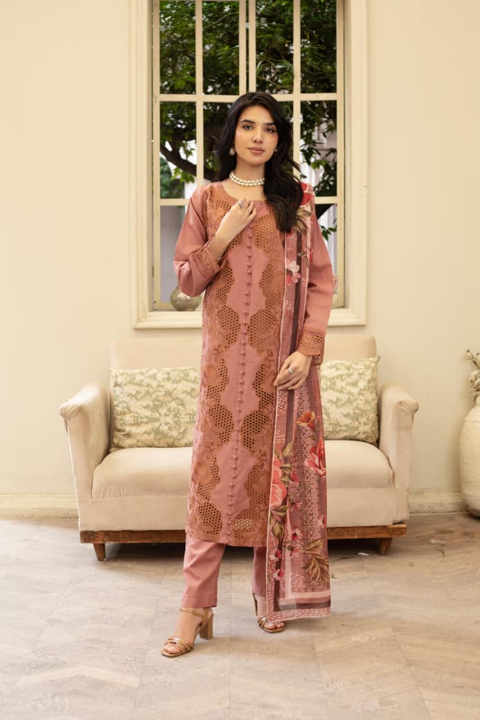 Peach Khaddar 3Pc Suit wih Chickenkari Cutwork Embroidery & Floral Printed Dupatta - Silk Rang