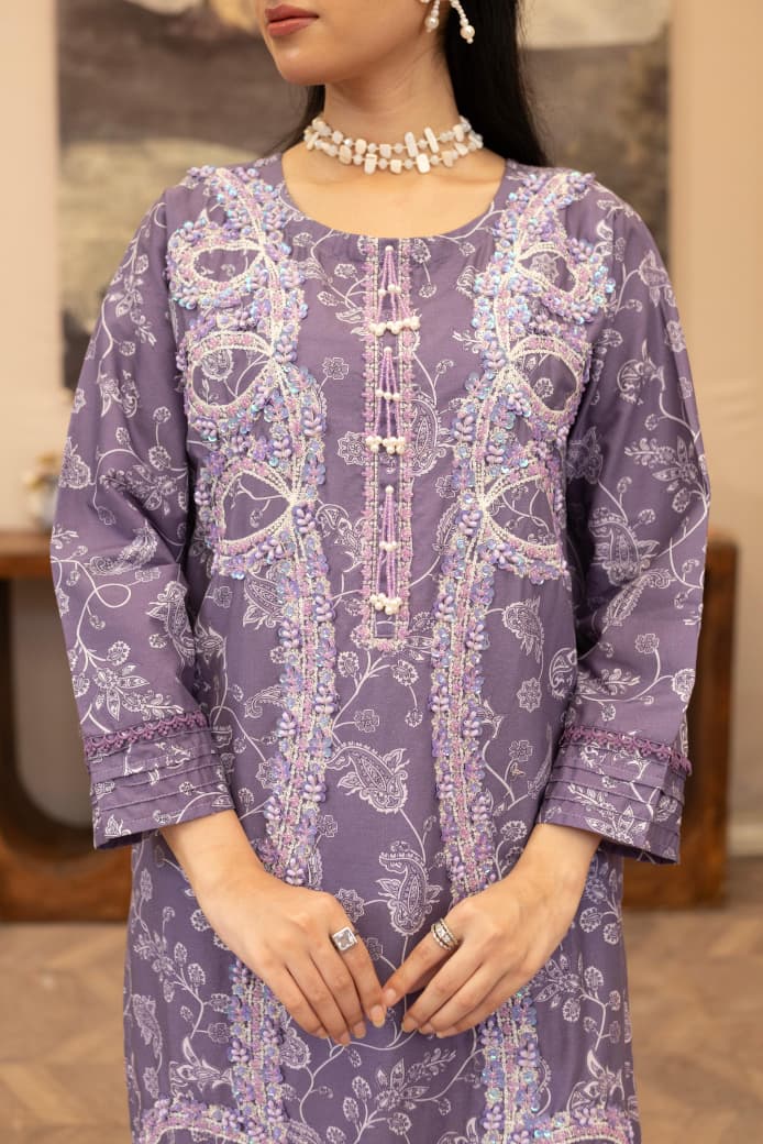 Pastel Purple Embroidered Khaddar 3Pc Suit with Long Shirt, Soft Manaar Dupatta & Trouser - Silk Rang
