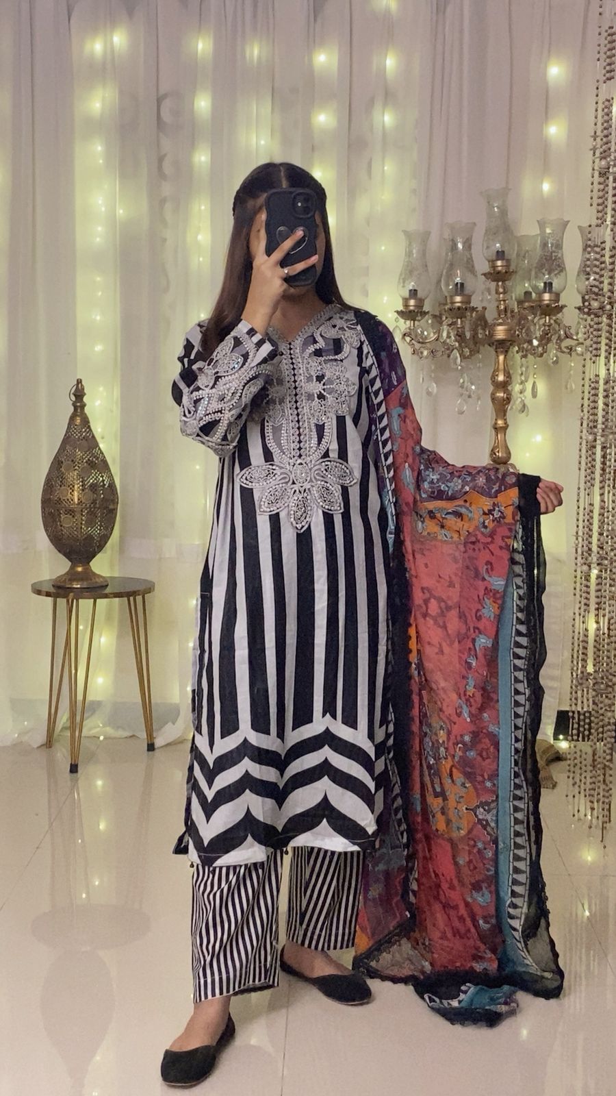 Embroidered Lawn 3-Piece with Chiffon Dupatta & Lace Finish