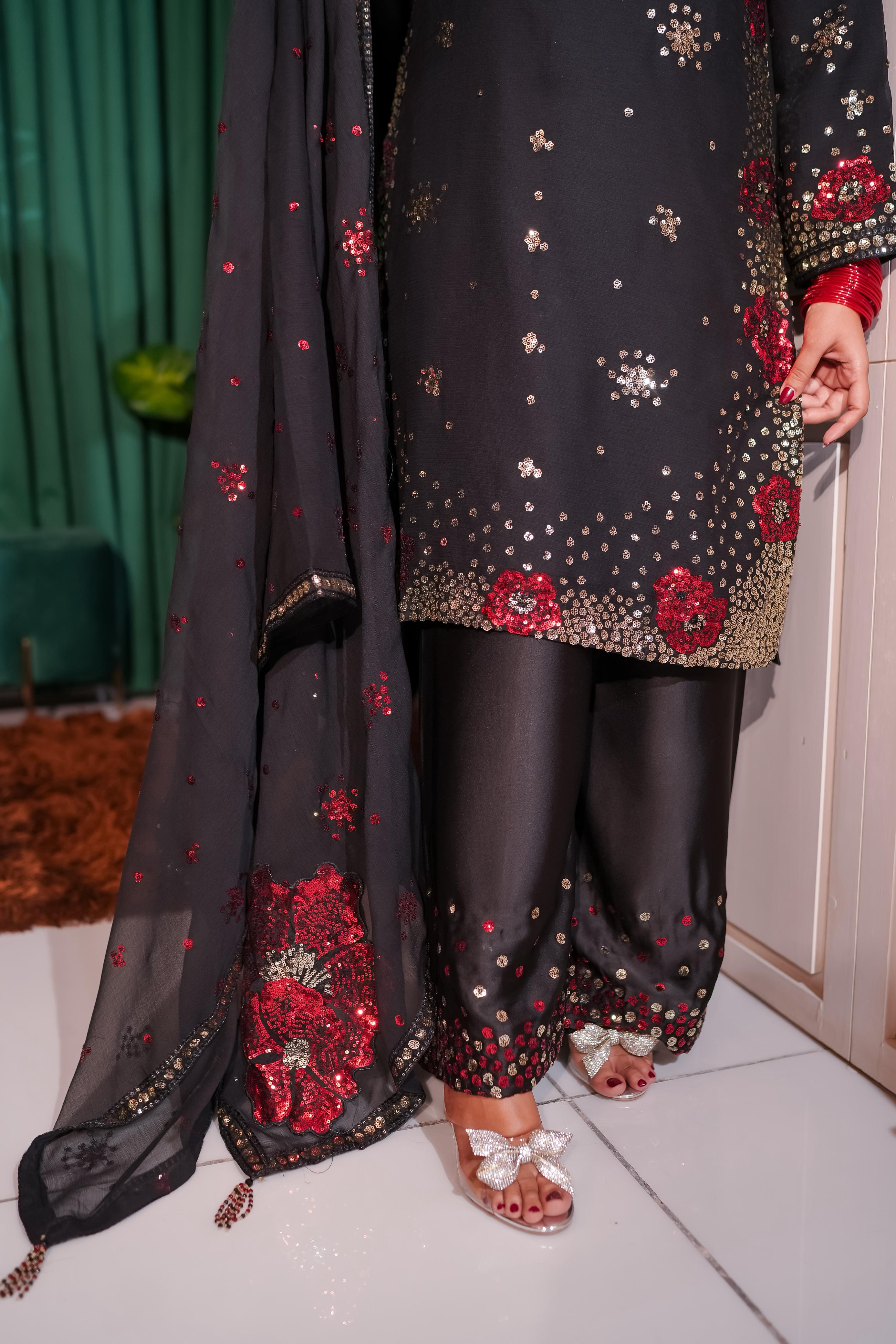 Black luxury Embroidered Chiffon Suit