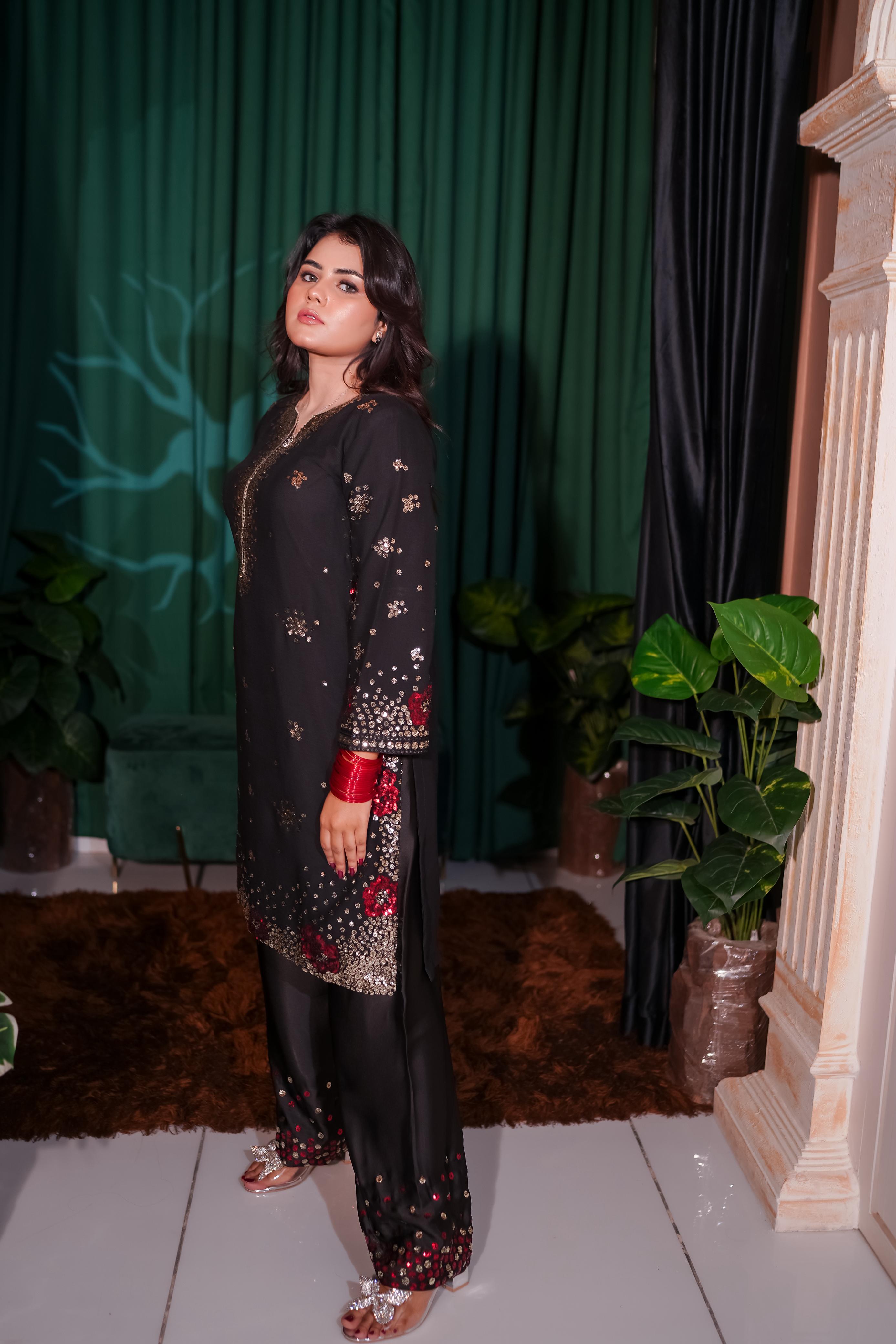 Black luxury Embroidered Chiffon Suit